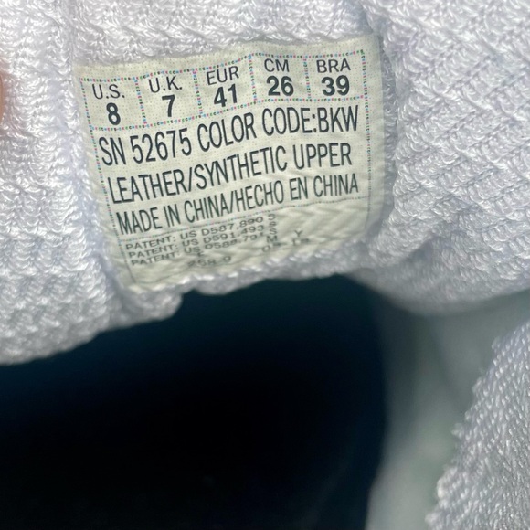 Men’s NWT black & white Skechers D’Lite.  Size 8 - Picture 6 of 7